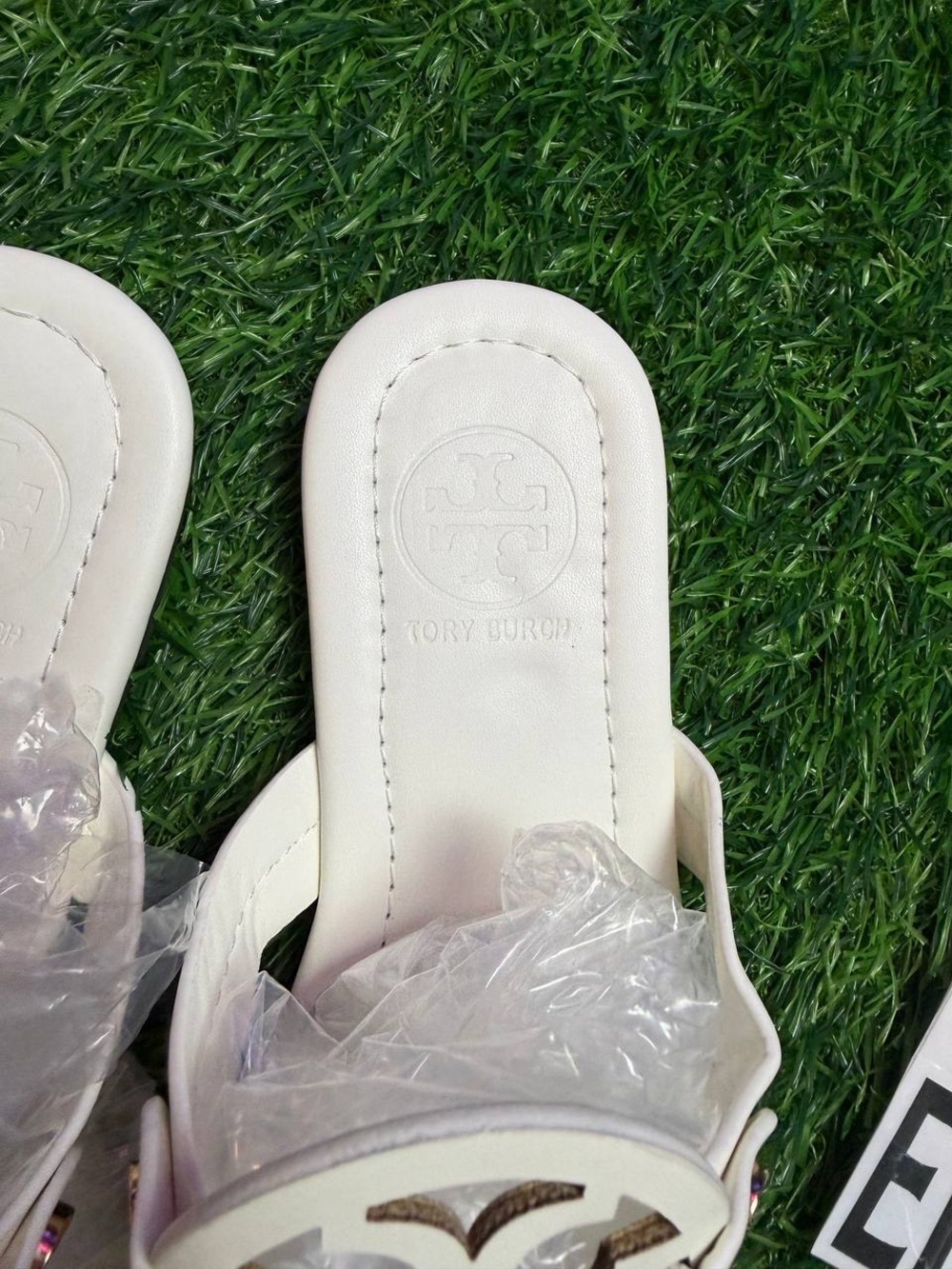 Women’s White Tory Burch Sandals Dm Tele Pintsellz View 3